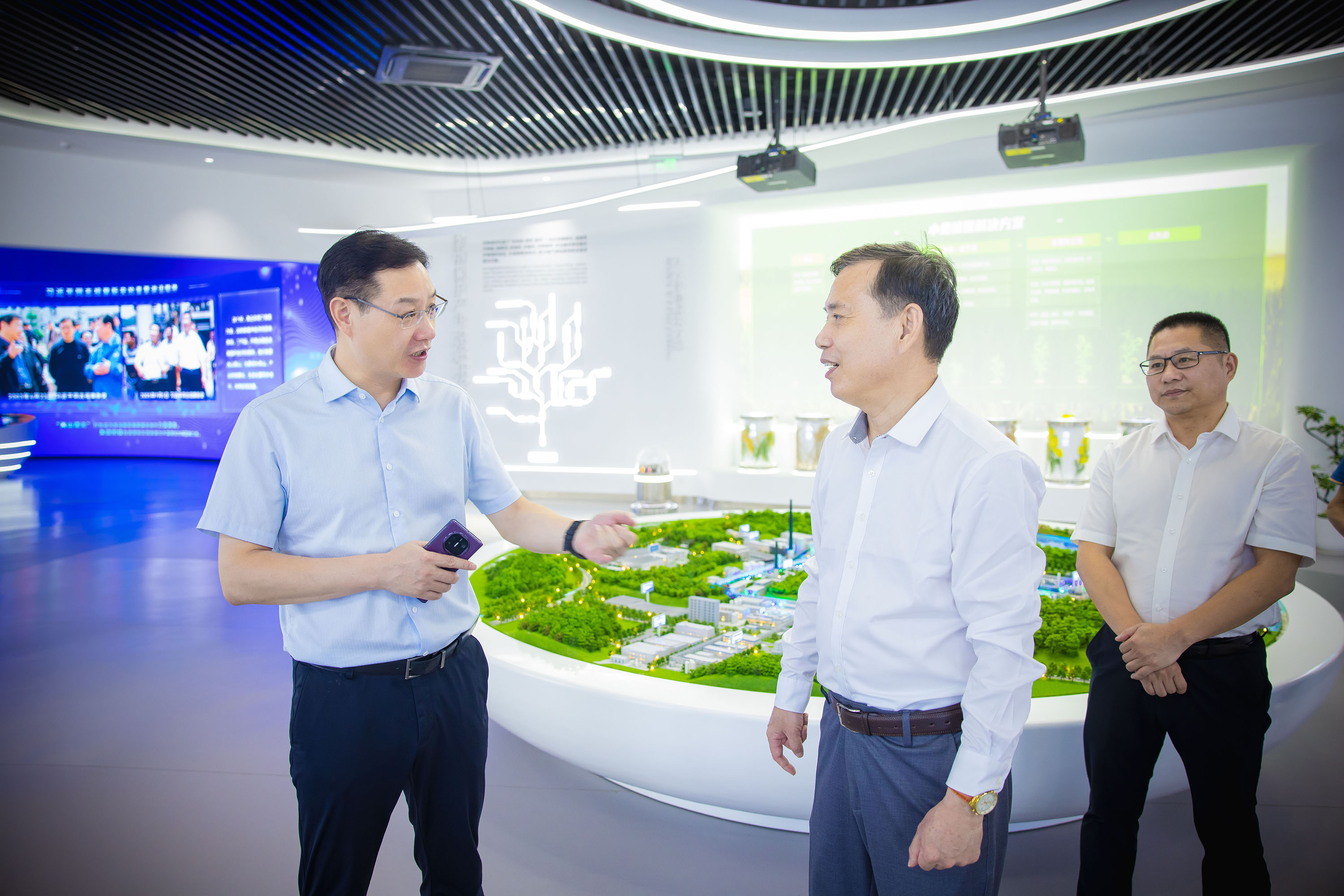 1723792743336764isj5.jpg 1723792743336764isj5.jpg